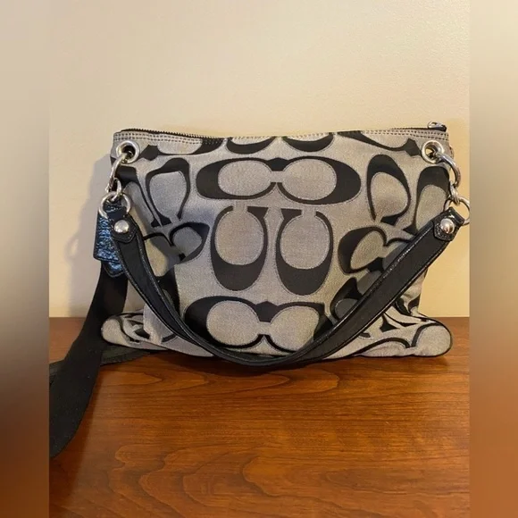 EUC Coach Poppy,shoulder/crossover bag black, gray, silver - Picture 5 of 9
